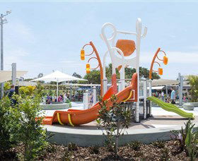 Gladstone Aquatic Centre - Kawana Tourism 0