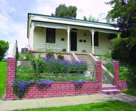 Chifley Home And Education Centre - Kawana Tourism 0