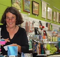 Artists on Parade Art Gallery - Kawana Tourism