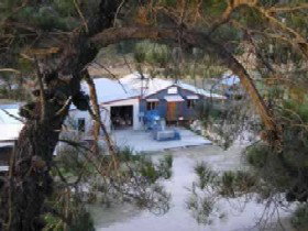 Pyramids Road Wines - Kawana Tourism 0