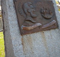 Thunderbolt's Statue and Constable Walker Memorial - Kawana Tourism