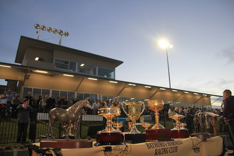 Bathurst Harness Racing Club - Kawana Tourism 0