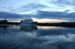 Tamboi Queen Cruises - Kawana Tourism 1