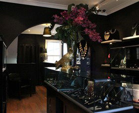 Pierre Winter Fine Jewels - Kawana Tourism 0