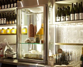 East Coast Lounge - Kawana Tourism 0