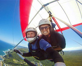 Hang Gliding Oz - Kawana Tourism 3