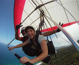 Hang Gliding Oz - Kawana Tourism 1
