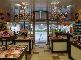 The Menz FruChocs Shop - Hahndorf - Kawana Tourism 1