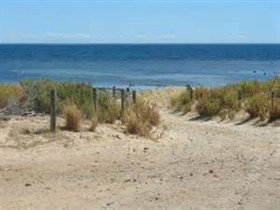 Normanville Beach - Kawana Tourism 0