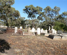 Wentworth Cemetery - Kawana Tourism 1