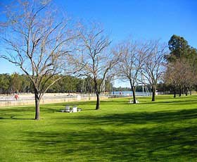 Lock 10 And Weir - Kawana Tourism 0
