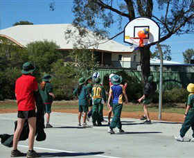 EE Parr O.B.E. Park - Kawana Tourism 0