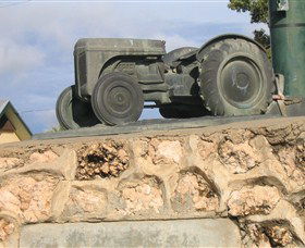Ferguson Tractor Monument - Kawana Tourism 3