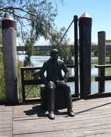 Captain John Egge Statue - Kawana Tourism 0
