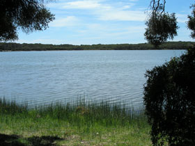 Lake Fellmongery Ski Lake - Kawana Tourism 0
