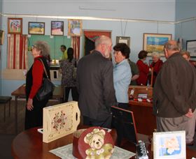 Peak Hill Art Gallery - Kawana Tourism 0