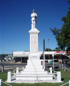 Sarina War Memorial - Kawana Tourism 2