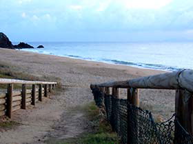 Lamberts Beach - Kawana Tourism 1