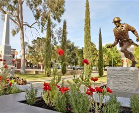 Private Robert Mactier Statue - Kawana Tourism 0