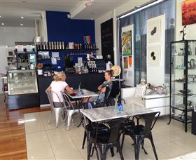 Blue Artz Gallery & Cafe - Kawana Tourism 4