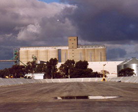 Co-operative Bulk Handling (CBH) Wheat Storage And Transfer Depot - Kawana Tourism 1