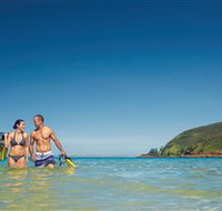 Snorkelling on Keswick Island - Kawana Tourism