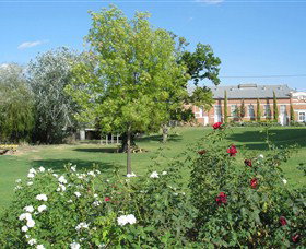 Ian Geddes Bushwalk - Kawana Tourism 0