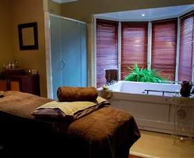 Yindi Day Spa - Kawana Tourism 1
