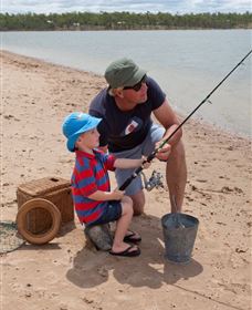 Lake Dyer - Kawana Tourism 0