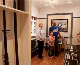 Rocky Hill War Memorial And Museum - Kawana Tourism 2