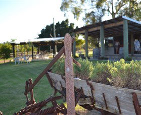 Ugly Duckling Wines - Kawana Tourism 3