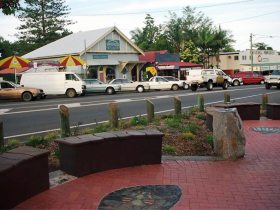 Maleny Handicraft Markets - Kawana Tourism 0