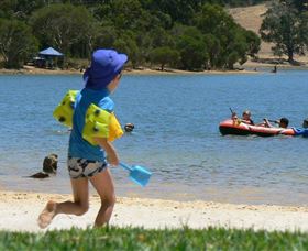 Drakesbrook Weir - Kawana Tourism 0