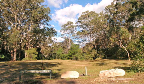 Commandment Rock Picnic Area - Kawana Tourism 1