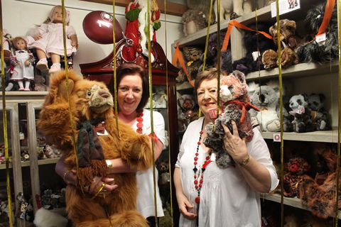Campbells Store Craft Centre - Kawana Tourism 10