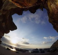 Caves Beach - Kawana Tourism