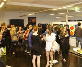 Bondi Art Lounge - Kawana Tourism 0