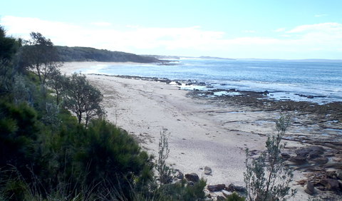 Monument Beach Picnic Area - Kawana Tourism 0