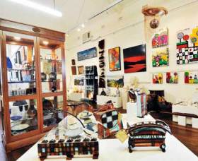 Nimbin Artists Gallery - Kawana Tourism 0