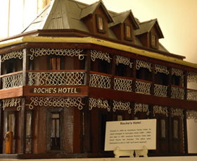 Alumny Creek School Museum And Reserve - Kawana Tourism 2