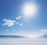 Hawks Nest Beach - Kawana Tourism
