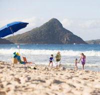 Fingal Bay Beach - Kawana Tourism