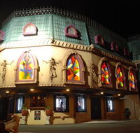 Draculas Cabaret Restaurant - Kawana Tourism