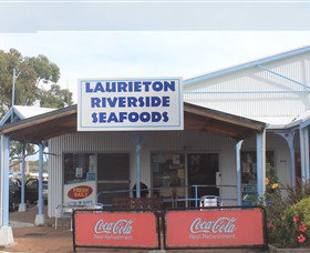 Laurieton Riverside Seafoods - Kawana Tourism 1