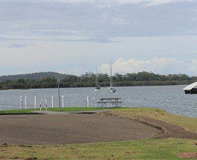 Laurieton Riverside Seafoods - Kawana Tourism 2