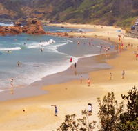 Flynns Beach - Kawana Tourism