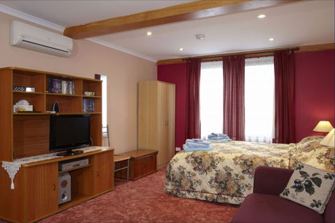 NorthEast Restawhile Bed And Breakfast - Kawana Tourism 5
