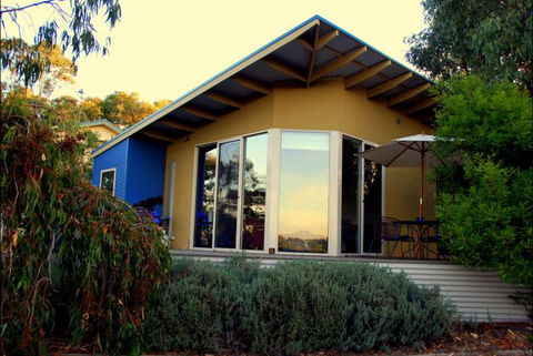South Beach Haven - Kawana Tourism 0