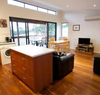 Karrak Reach Forest Retreat - Kawana Tourism
