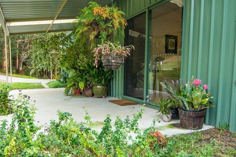 Karrak Reach Forest Retreat - Kawana Tourism 3